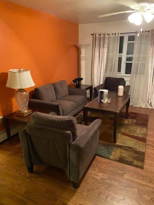 Large 3-Bedrooms/2-Bath Apt, One Block To Train Νέα Υόρκη Εξωτερικό φωτογραφία