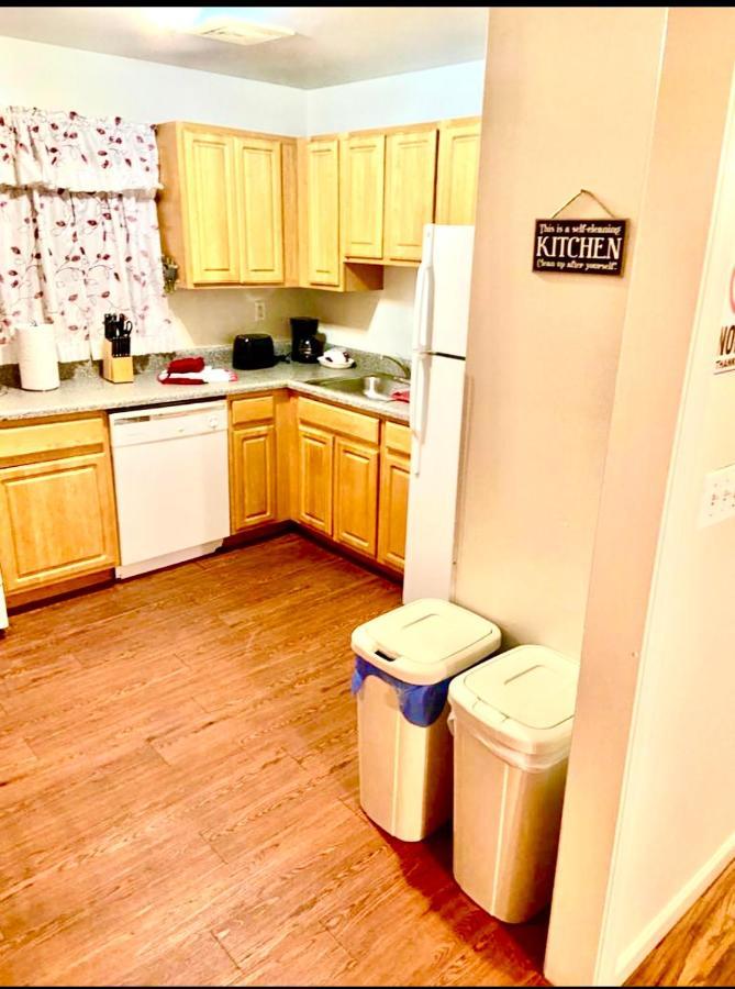 Large 3-Bedrooms/2-Bath Apt, One Block To Train Νέα Υόρκη Εξωτερικό φωτογραφία